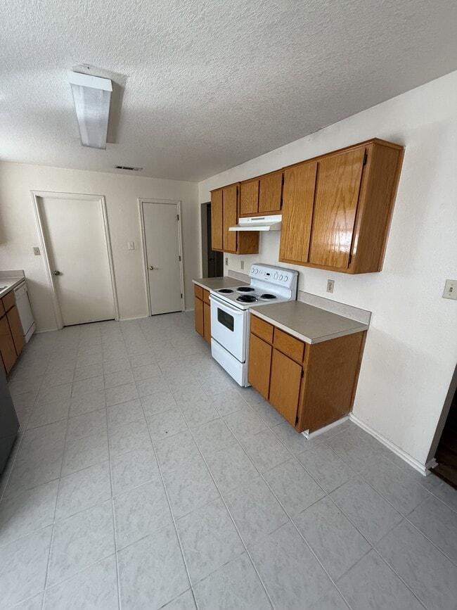 Building Photo - 2601 Mason Dr