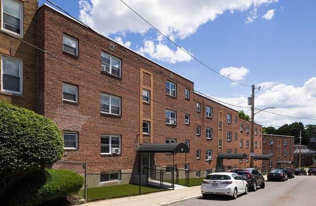 Building Photo - 11 Vinal St