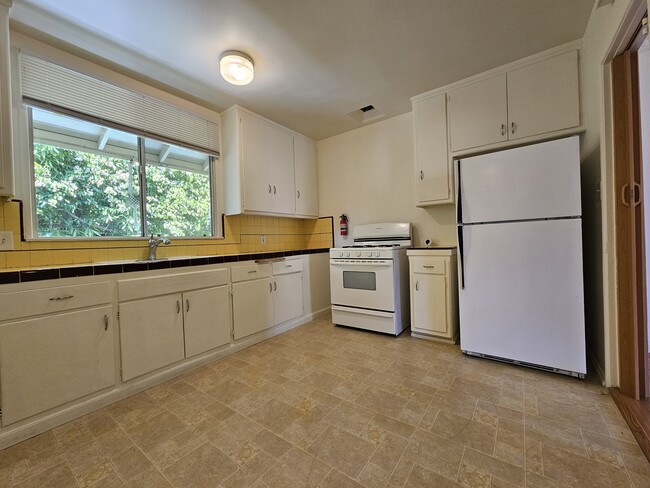 Building Photo - 3766 Barry Ave