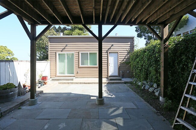 Building Photo - OPEN HOUSE:Thursday(2/29)7:40pm-8pm Garden...