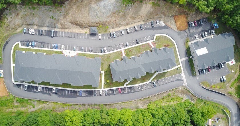 Foto del edificio - 92 N Main St