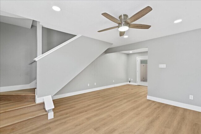 Foto del edificio - 3107 E 13th St
