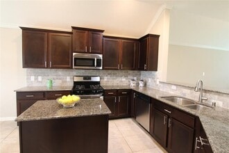 Building Photo - 6719 Rambling Manor Ct