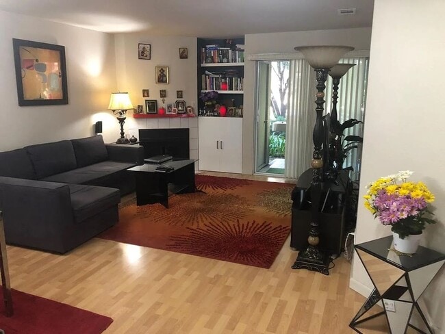 Building Photo - 1 Bedroom 1 Bathroom Condo in Park-Like Community in San Jose