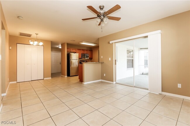 Building Photo - 15619 Sunny Crest Ln