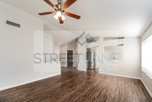 Building Photo - REDUCED!