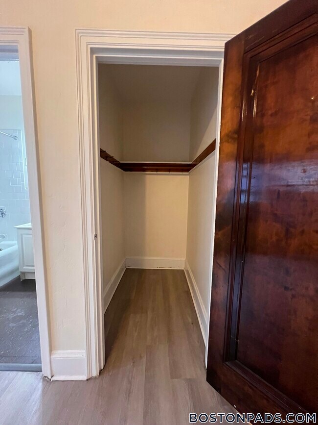 Foto del edificio - 2 Elmwood Ave