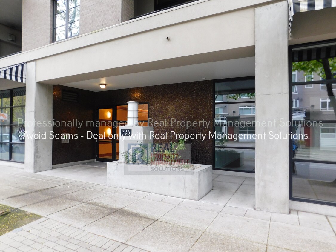 Primary Photo - 726 NW 11th Ave