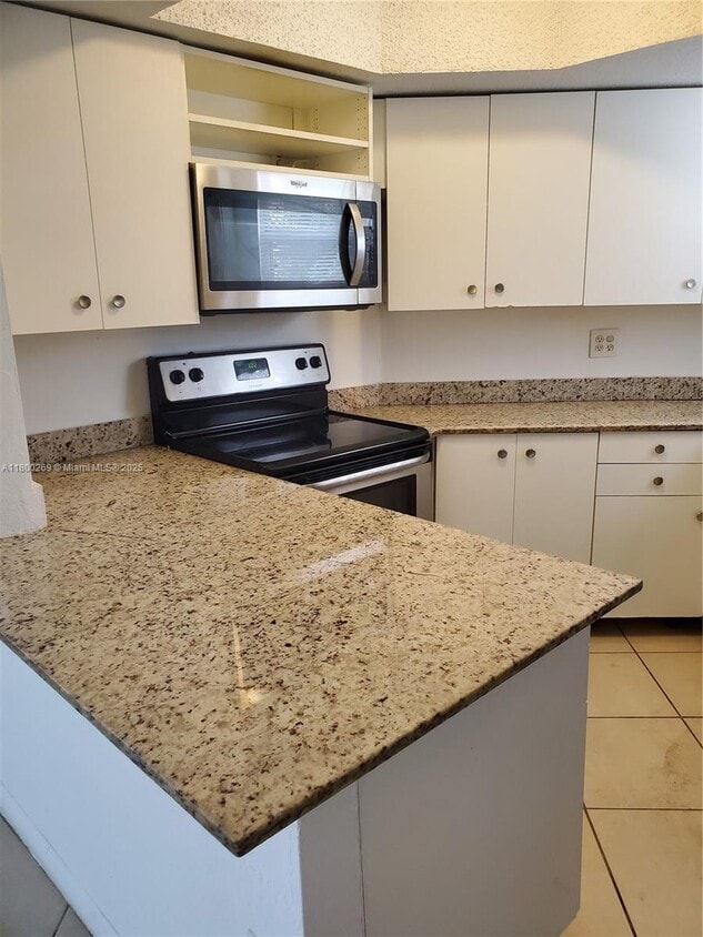 Foto principal - 8235 Lake Dr