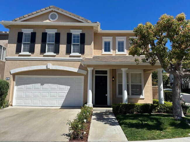 Foto del edificio - 4 bedroom beautiful Irvine home in gated N...