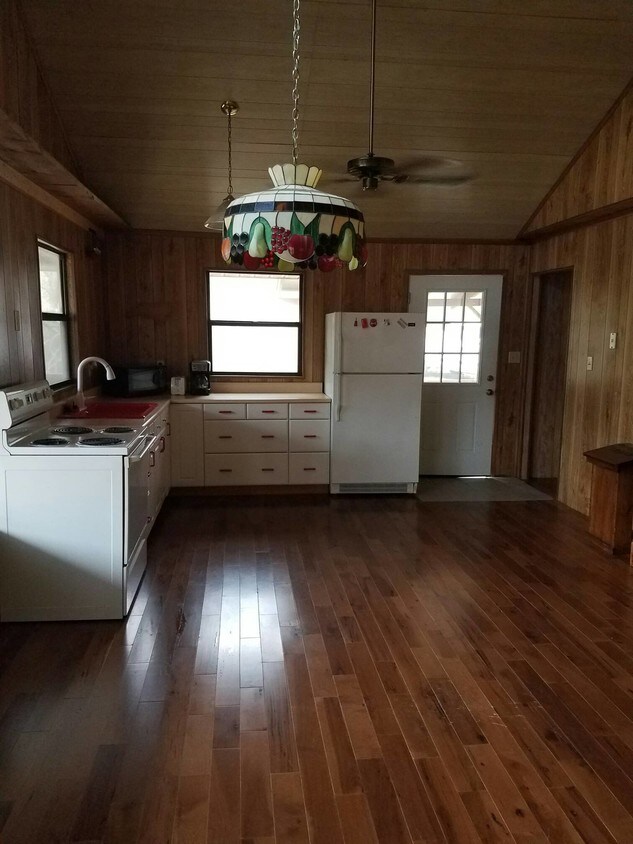 Primary Photo - 110 Ribbon Ln