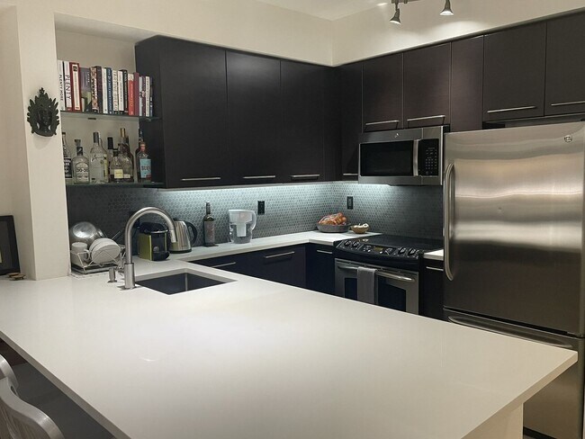 Building Photo - Move in Special, $1150 off 1st months rent...