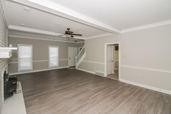Building Photo - 4415 Bunker Hill Dr