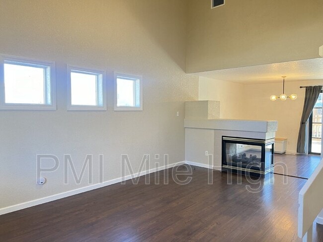 Foto del edificio - 6295 Taft St