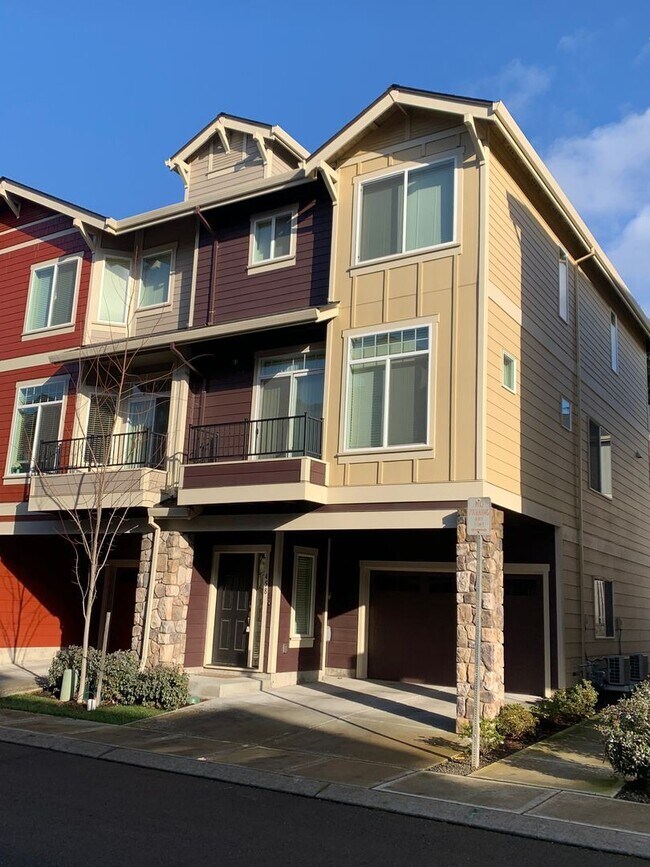 Building Photo - 458 NE Patricia Ann Pl