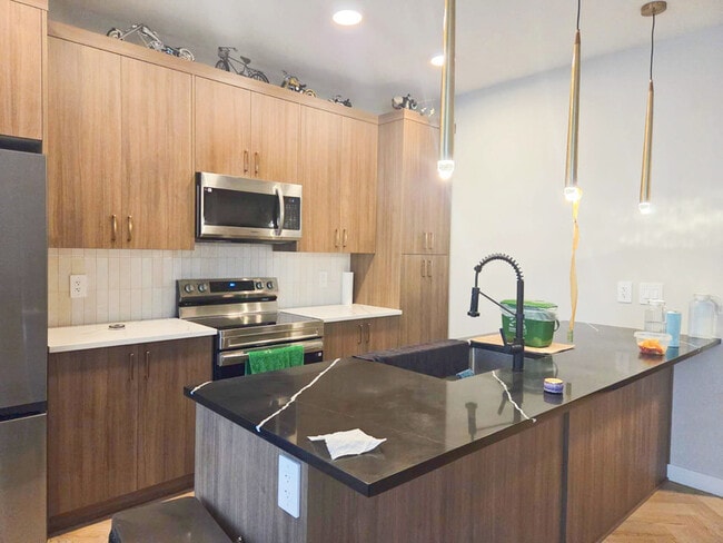 Building Photo - 2127 Crossbill Ln NW