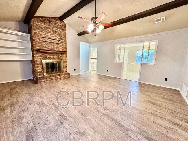 Foto del edificio - 4409 75th Dr