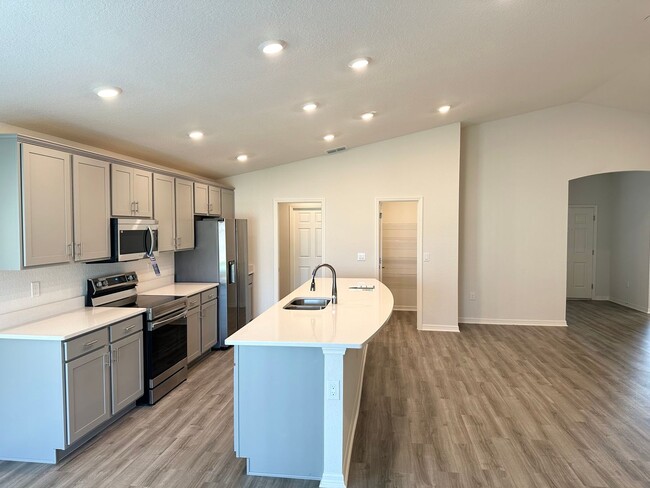 Building Photo - 4 Bedroom House in the Astonia Community
