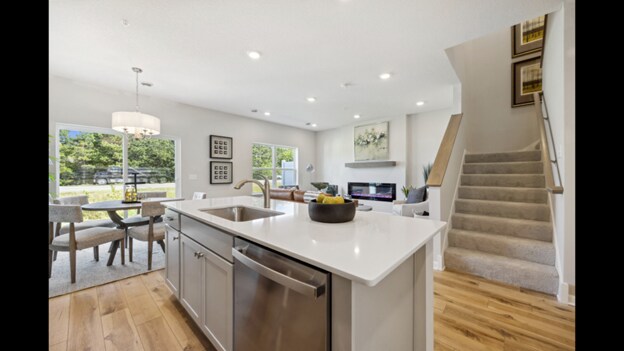 Foto del edificio - 356 Trenton Ln N