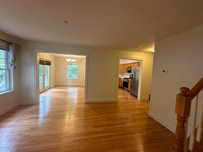 Building Photo - 18 Edgemoor Cir