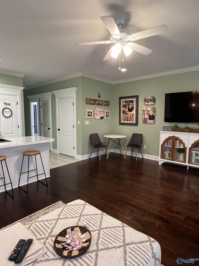 Building Photo - 5835 Bay Village Dr