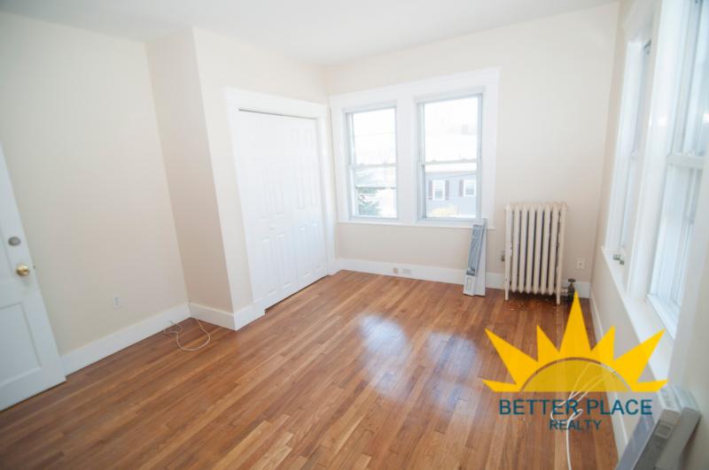 Primary Photo - 106 Bright St
