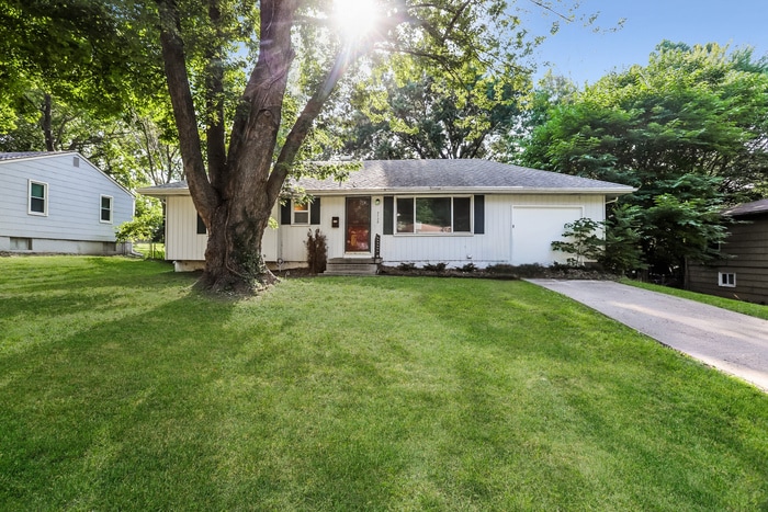 Primary Photo - 5728 Cedar Ave