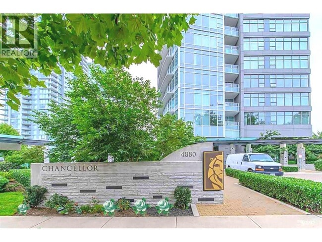 Building Photo - 4880 Bennett St