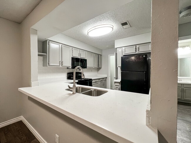 Building Photo - z-012226-The Reserve