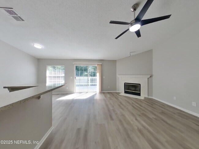 Foto del edificio - 1020 Woodbridge Hollow N