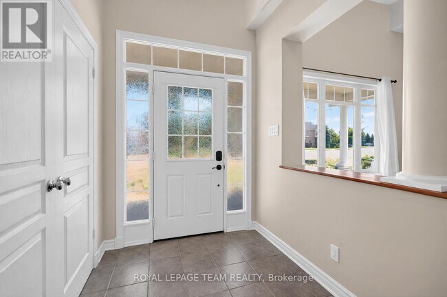 Building Photo - 314 West Ridge Dr