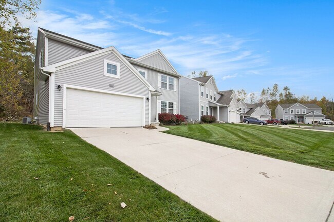 Building Photo - Newer Home near Outstanding Schools!