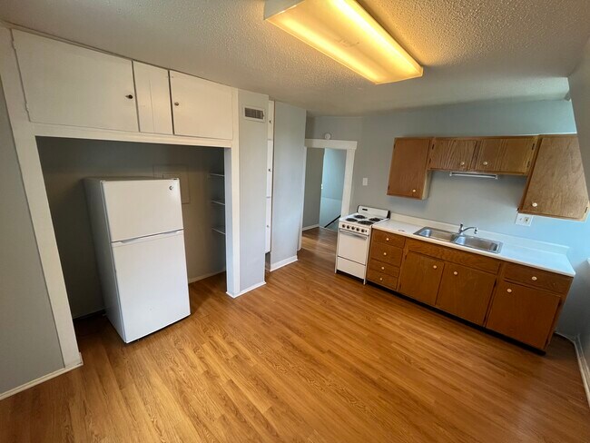 Foto del edificio - 317 N Harrison St