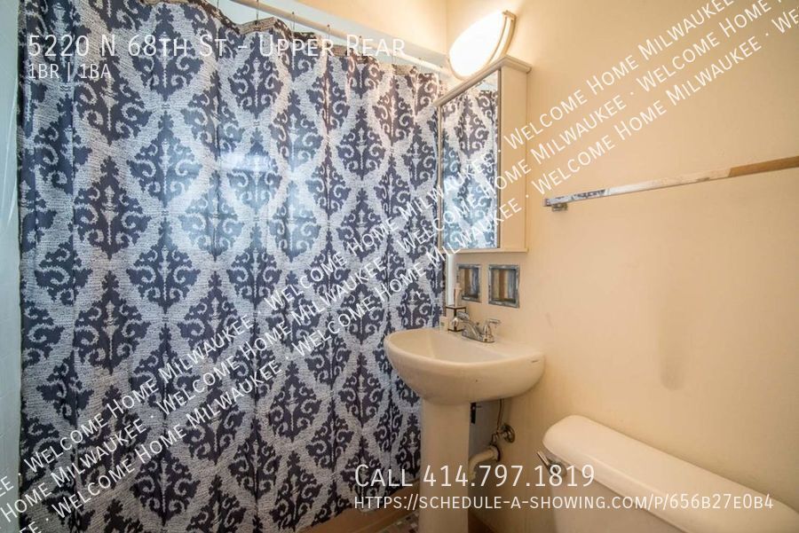 Building Photo - COMING SOON Welcome Home to this Charming ...