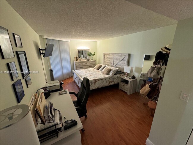 Building Photo - 8305 SW 152nd Ave