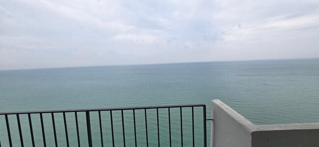 Foto del edificio - 6033 N Sheridan Rd