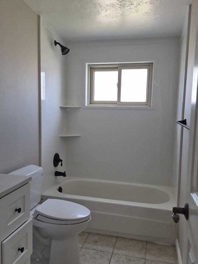 Foto del edificio - 3454 W Brett Ave