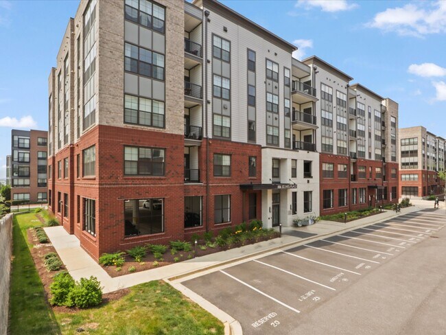 Foto del edificio - 106 Saint Ives Pl