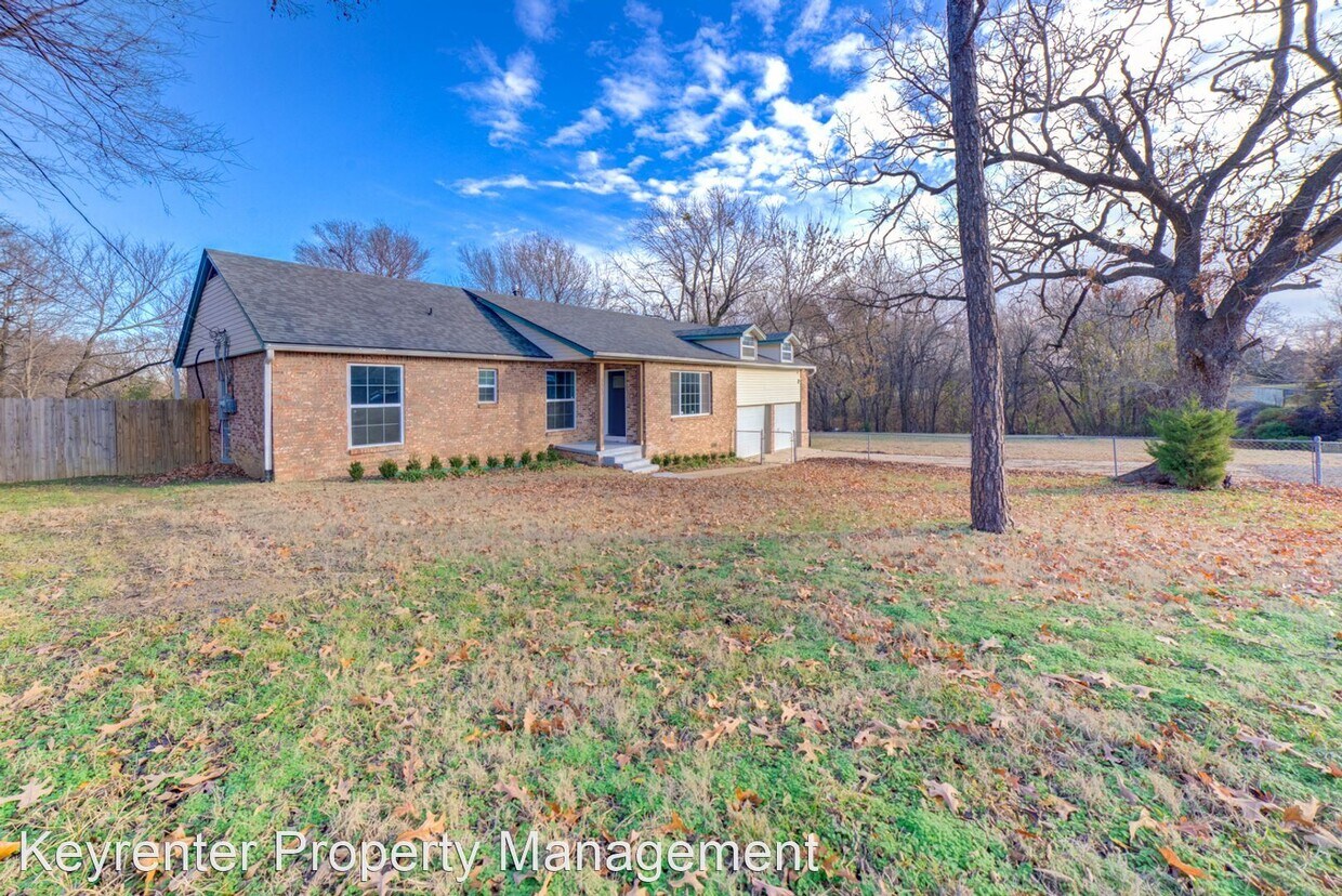 Primary Photo - 4 br, 3 bath House - 1531 W 46th St