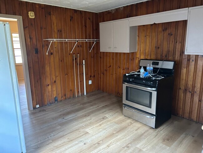 Foto del edificio - 108 E Kentucky Ave