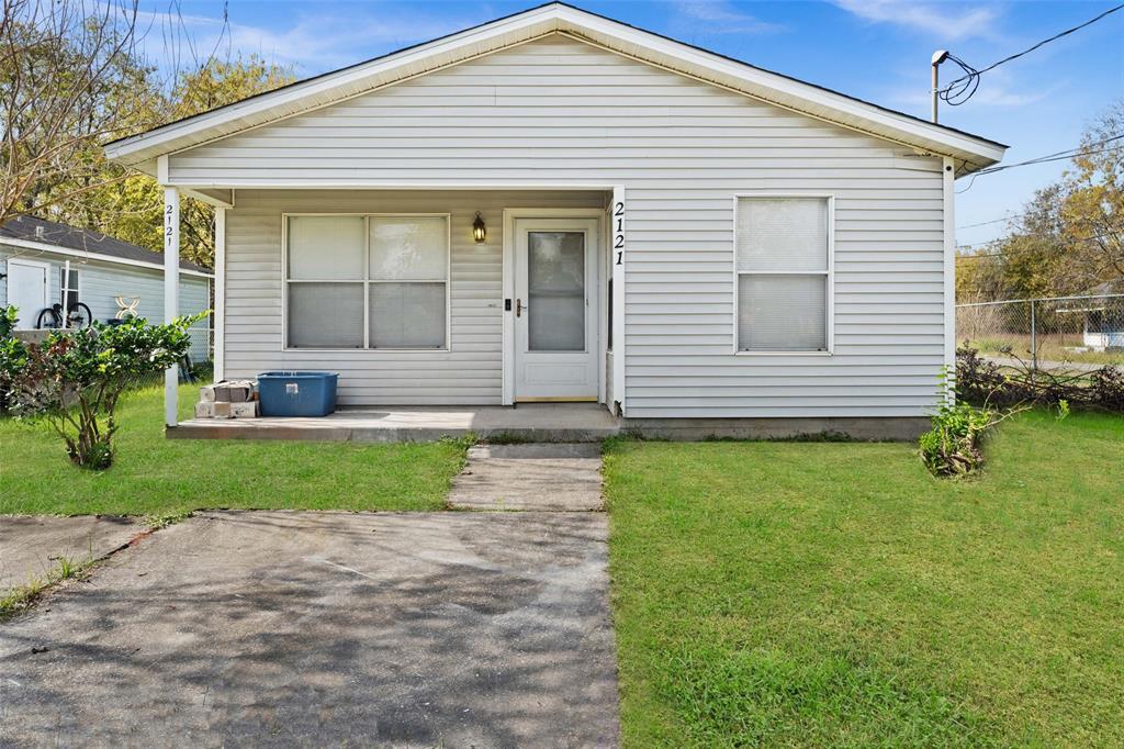 Primary Photo - 2121 Brewster St