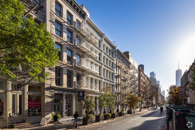 Building Photo - 427-429 W Broadway