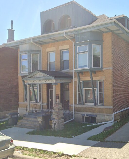 Foto del edificio - 422 Loras Blvd