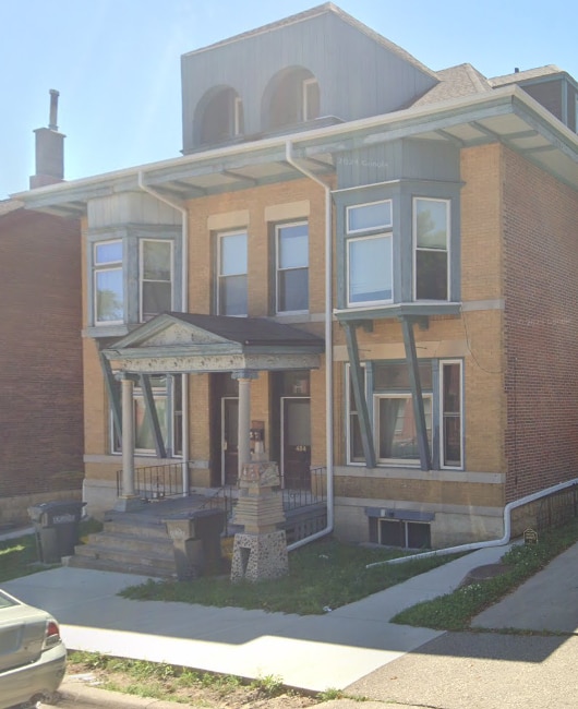 Building Photo - 422 Loras Blvd
