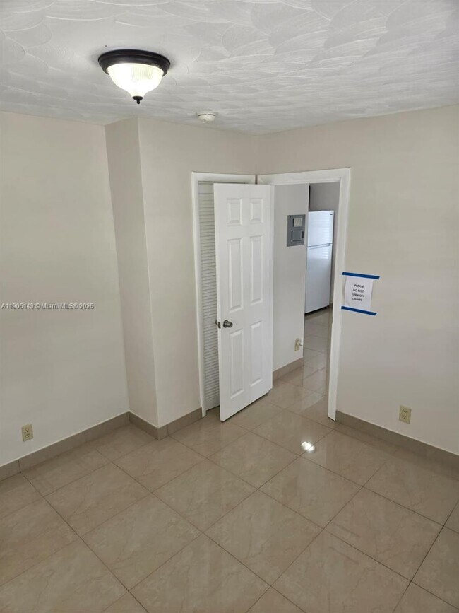 Foto del edificio - 724 NE 6th St