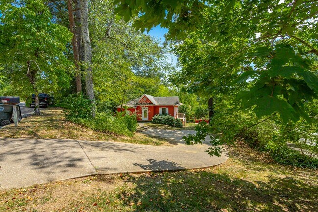 Foto del edificio - 2 Bedroom Home in North Chattanooga