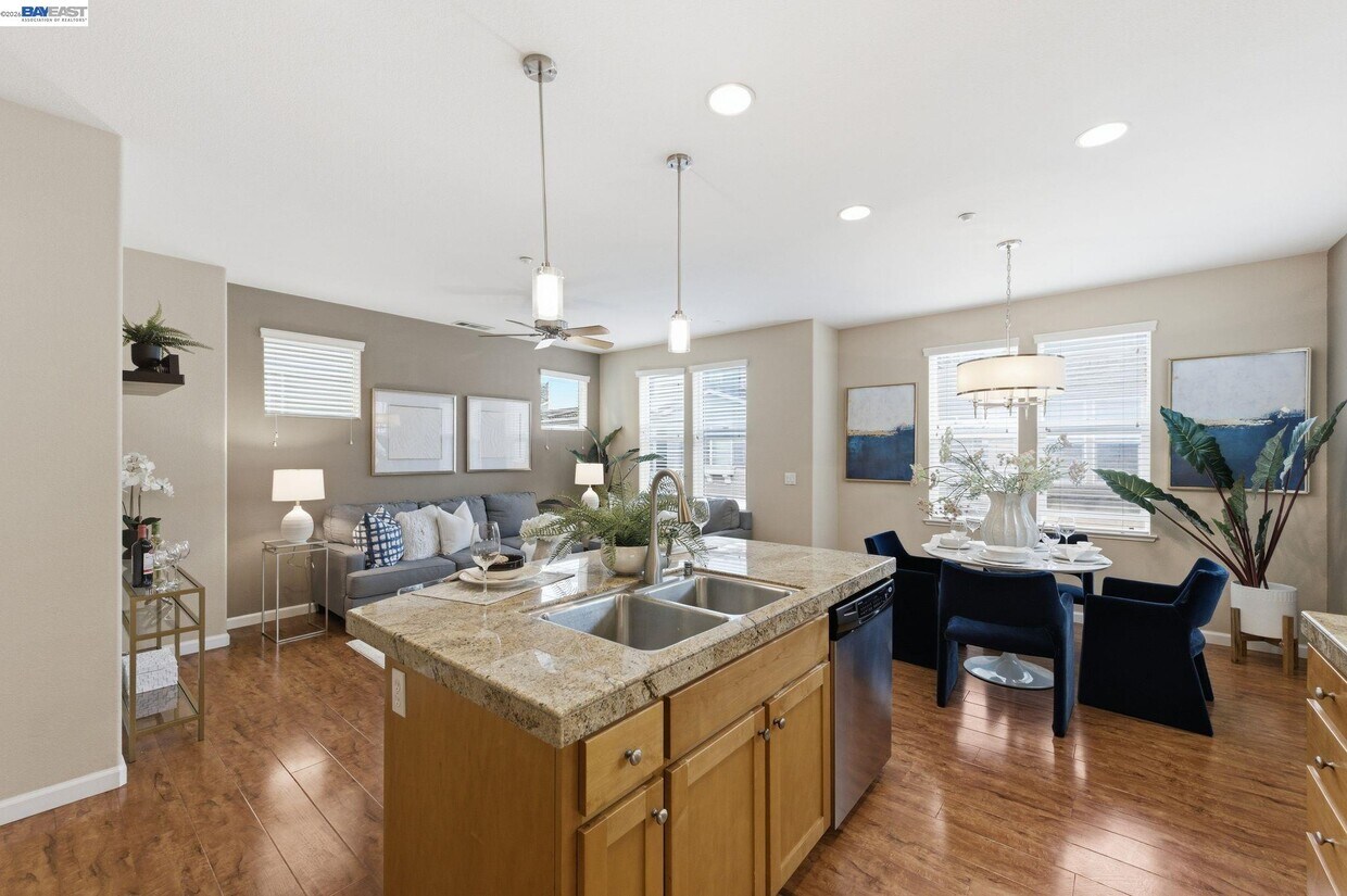 Building Photo - 6005 Hillbrook Pl