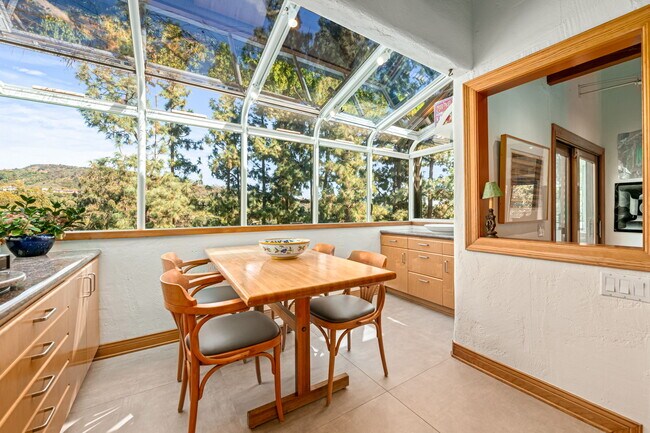 Building Photo - 13360 Chalon Rd