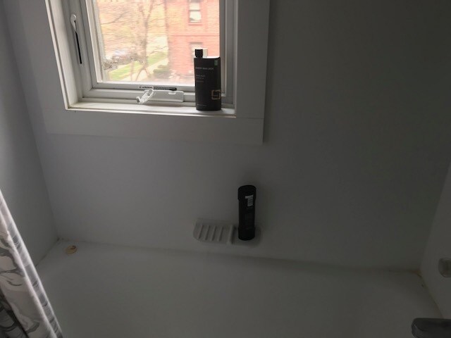 Ducha en el baño - 2226 Kendall Avenue