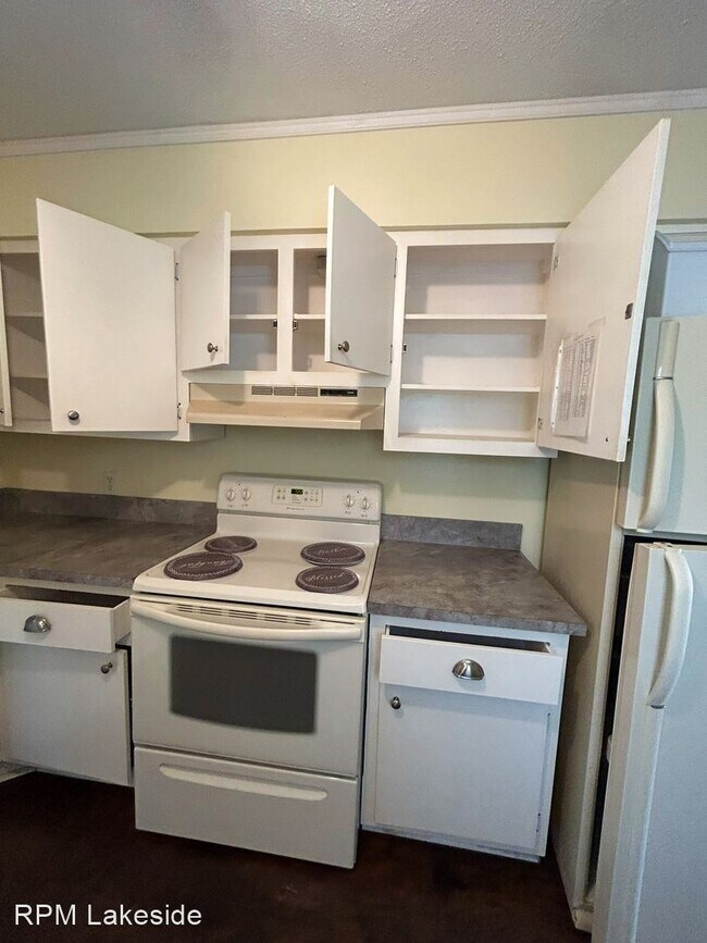 Foto del edificio - 2 br, 2 bath House - 689 Lake Howard Dr. N...
